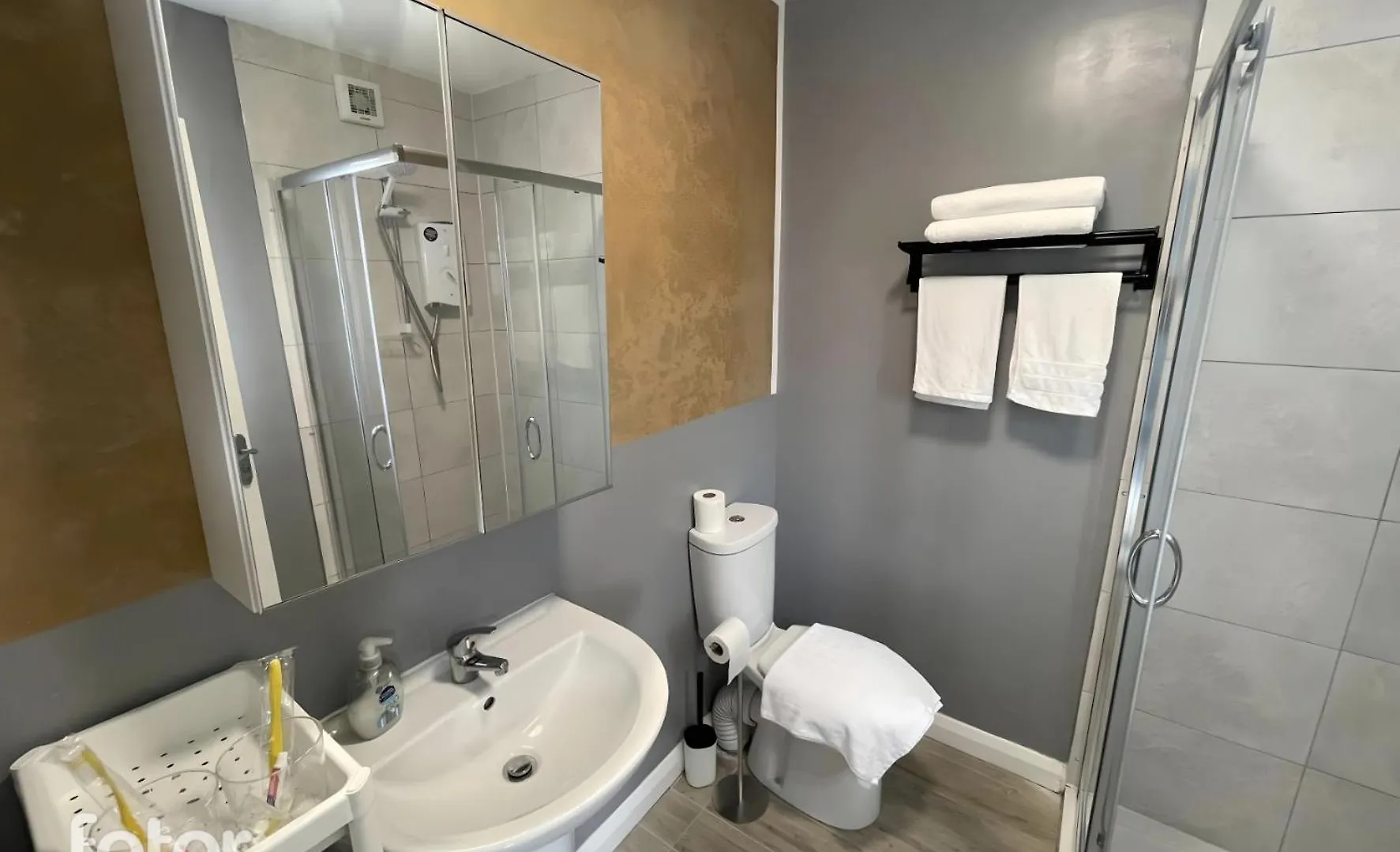Leitrim Property קורק בית הארחה